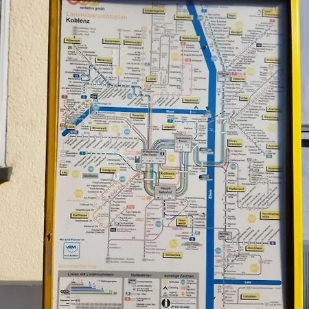 Grosse In Ko-pfaffendorf Nahe Dem Rhein *