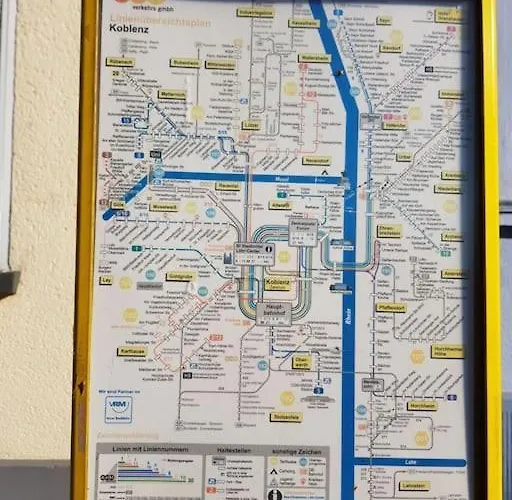 Grosse In Ko-pfaffendorf Nahe Dem Rhein *